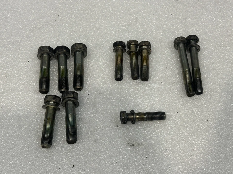 Оригинальный комплект крепежных деталей для автоматической коробки передач Lexus IS300 2JZ 01–05 годов выпуска с 9 болтами - Изображение 1 из 1