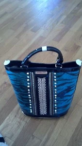 NICOLE LEE,RYLIE ZEBRA PRINT TOTE IN BRICK,BLUE AND YELLOW - Bild 1 von 4