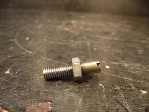 1973 KAWASAKI Z1900 Z1 900 SHIFT SHAFT SPRING STAY - Picture 1 of 6