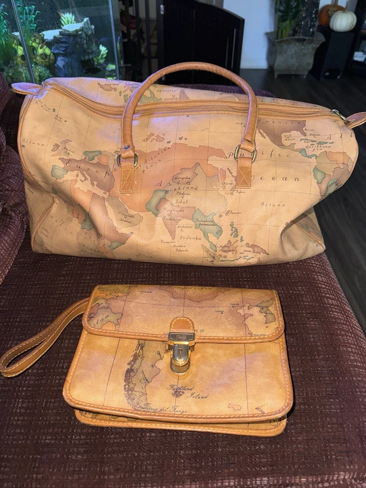 Bolsa de viagem com estampa de mapa (2 peças) • ALVIERO MARTINI MARCA ITALIANA E GITANO - Imagem 1 de 4