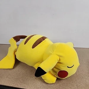 Peluche Pokemon 18” Sleeping Pikachu 2021 usado - Imagen 1 de 7