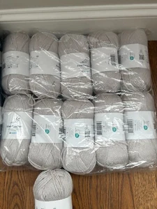 13 BRAND NEW Skeins of Hobbii Kind Feather in color "Light Grey" all same lot - Picture 1 of 3