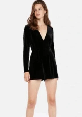 Mameluco de terciopelo negro navideño Express para mujer *Talla XS Foto 1 de 4