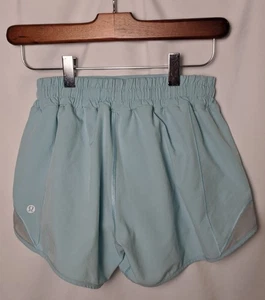 LULULEMON Short Femme Hotty Hot Low Rise Doublé, Entrejambe 4" Taille 4 Délicat Comme Neuf - Photo 1/4