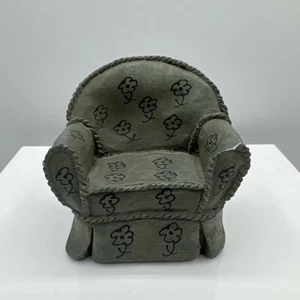 Sedia casa delle bambole vintage senza marchio grigia ricamo fiori materiale gesso duro - Foto 1 di 7