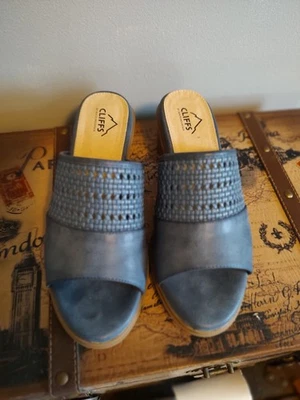 Cliffs By White Mountain ~ Women's Corley Slides Sandals Dark Blue Block Heel 9M - Image 1 of 4