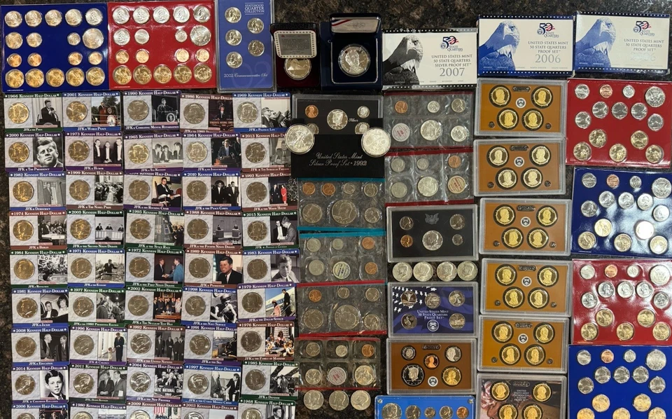 Large Estate Coin Lot Silver, Eagles 90% silver 40% silver proof sets #2 - Image 1 of 4