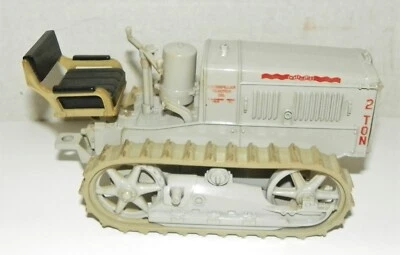 ERTL 1928 CATERPILLAR 2 TON CRAWLER 1/16 SCALE - Image 1 of 4