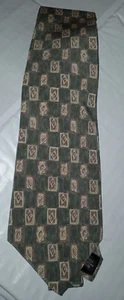 Van Heusen 417 Mens Neck Tie Made In USA with Italian Silk - Picture 1 of 6