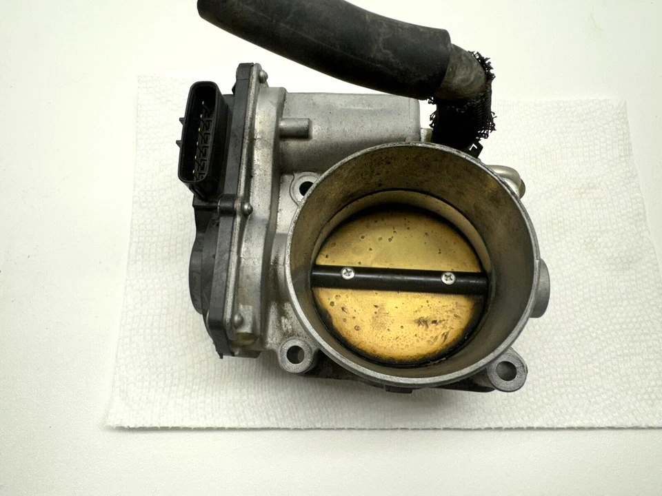 Cuerpo del acelerador OEM 22030-31040 para Lexus GS350 GS450h IS350 2006 2007 2008-2014 Foto 1 de 4