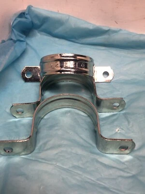 Abrazadera de correa de tubo rígido de alta resistencia Bridgeport de 2 pulgadas - 2 orificios - Paquete de 3 Foto 1 de 2