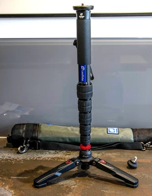 NEW Leofoto MP-326C Carbon Fibre 6-Section Monopod + Carry Case + Monopod Suppor - Image 1 of 4
