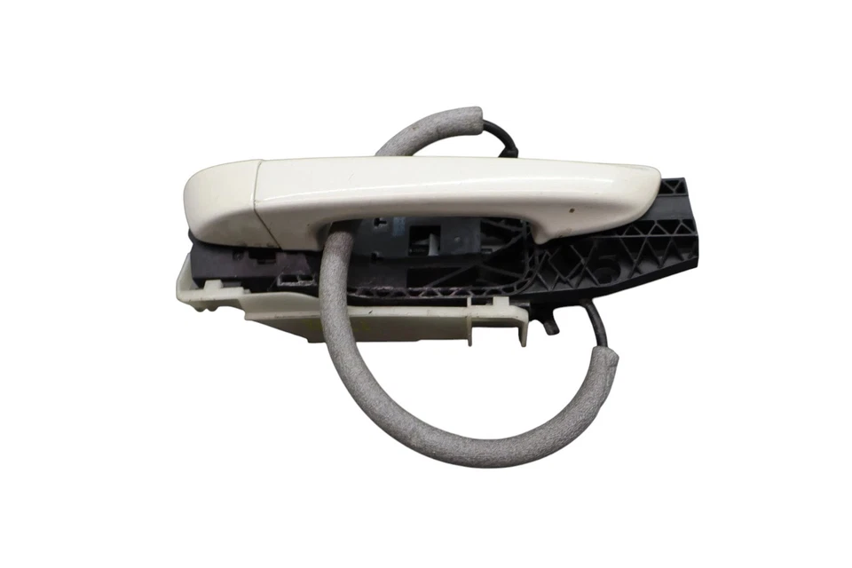 Оригинальная задняя правая ручка внешней двери со стороны пассажира для Porsche Cayenne Turbo 11–18 годов выпуска - Изображение 1 из 4