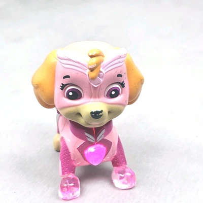 Paw Patrol SKYE Mighty Pups Insignia Iluminada y Patas Figura Pink Feet Spin Master Foto 1 de 4