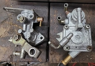 Ski-Doo MXZ 500 Fuel Pump And Oil Pump  2001 SNOWMOBILE - Imagem 1 de 4