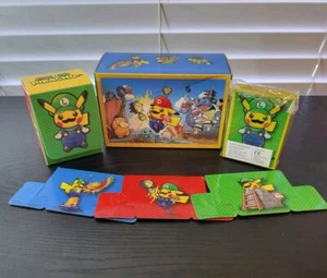 Pokemon Center Japonés Exclusivo Luigi Pikachu Caja Mangas Deckbox - Imagen 1 de 21