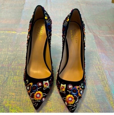 Nicole Miller Artelier Black Suede Floral Embroidered Heels 4” Size 10 Foto 1 de 4