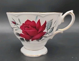 Royal Albert SWEET ROMANCE Red Roses Bone China Tea Cup Vintage England - Picture 1 of 13