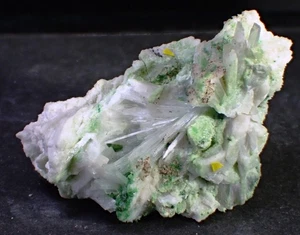 VERY RARE PECTOLITE GREEN GROSSULAR Fine Mineral Specimen Jeffrey Mine, Quebec - Picture 1 of 7