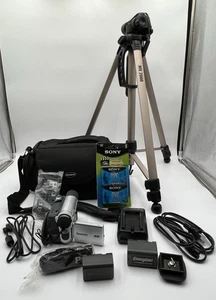 Videocámara Panasonic PV-GS15 MiniDv con accesorios, estuche y trípode Vanguard leer - Imagen 1 de 24