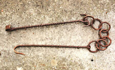 Ancienne chaîne de crémaillère avec anneau et crochets en fer forgé