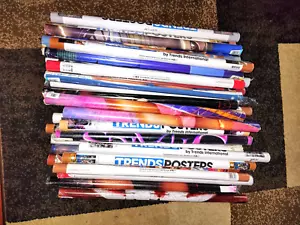 LOTE DE 30 CARTELES TENDENCIAS SURTIDAS - NUEVOS - AÑOS 2000 - WWE/COCHES/DISNEY/DEPORTES + - Imagen 1 de 9