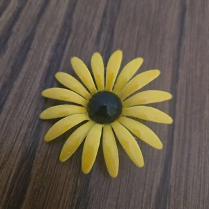 Vintage Enamal Daisy Brooch Yellow 2" - Black Center (Black eyed susan?) - Picture 1 of 4