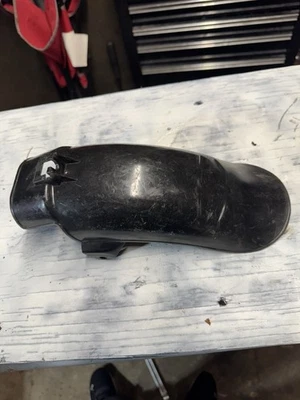 原始设备制造商本田 Elite 80 Ch80 前挡泥板(内)6101-GE0-710 (1985-2007) — 第 1/3 张图片