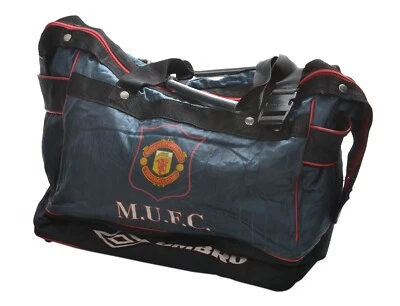 BOLSO DE PISTA MANCHESTER UNITED 1995/1996 GRIS UMBRO TALLA 45X28X38 Foto 1 de 4