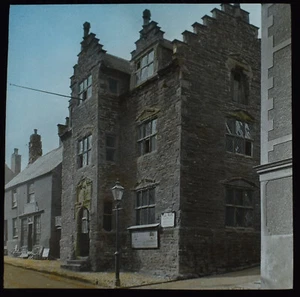 CONWY PLAS MAWR TOWNHOUSE WALES C1890 VICTORIAN Magic Lantern Slide PHOTOGRAPH - Picture 1 of 4