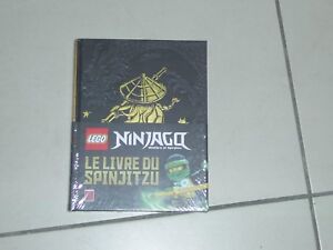 Lego Ninjago - masters of Spinjitzu   le livre du Spinjitzu Collectif neuf .