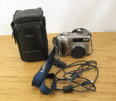Sony Cyber-Shot Digital Camera Model DSC-S75 with 2 batteries Case Untested - Image 1 of 4