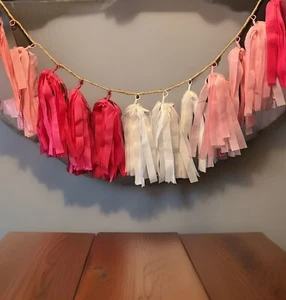 Pink White Tassel Ribbon Ombré Pom Pom Garland Girls Rope Banner EUC 36 In - Picture 1 of 10