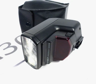 Minolta Dynax Program 3200i Flash for Minolta Dynax Film SLRs refm - Image 1 of 2