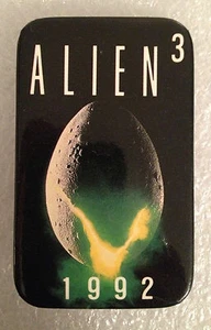 Vintage Alien 3 Movie Promo Rectangular Pinback Button Pin 1992 - Picture 1 of 2
