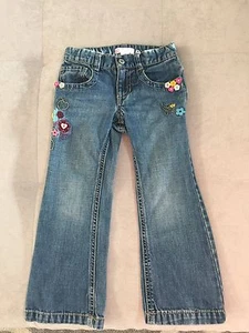 Old Navy Blue Jeans Size 4 With Flowers And Hearts Super Cutie! - Picture 1 of 5
