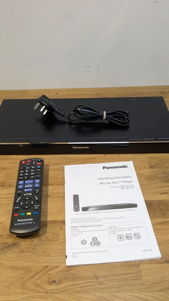 Panasonic DMP-BDT220 3D Blu-Ray, DVD / CD Player & Original Remote and manual - Image 1 of 4
