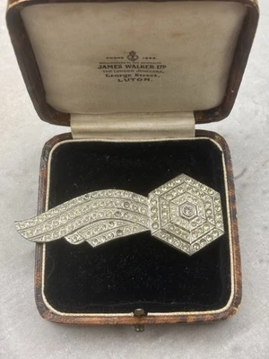 1930er Jahre Strass Pave Kleid/Pelzclip geometrisches Sechseck & Band Design, Vintage - Bild 1 von 3
