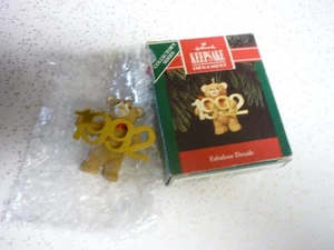 Hallmark Christmas Ornament --1992-teddy bear- - Picture 1 of 1