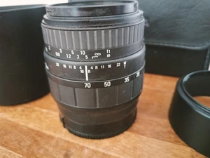 Lente zoom SIGMA UC 28-70 MM F2.8-4 con estuche excelente estado. - Imagen 1 de 7