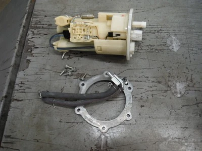 2008 08-16 雅马哈 YZF R6 原始设备制造商燃料泵气体彼得罗发送装置 4C8-13907-01-00 — 第 1/4 张图片