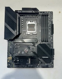MSI MAG B650 TOMAHAWK WIFI AM5 ATX AMD DDR5 Motherboard! Faulty! NO POST! - Photo 1/14