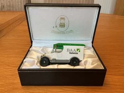 ÚNICA Oxford Diecast Bullnose Morris Van Foto 1 de 4