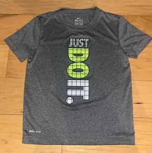 NIKE BOYS DRI-FIT GRAY LOGO SHIRT SIZE 7 EXCELLENT COND LD6 - Picture 1 of 3