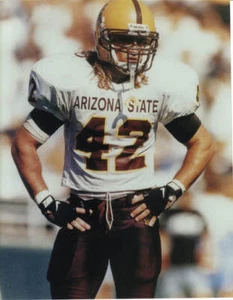 PAT TILLMAN UNSIGNED ARIZONA STATE 8X10 PHOTO #1 RIP! - Picture 1 of 1