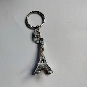 Eiffel Tower Keychain Souvenir Paris France Silver Tone Metal Key Ring - Picture 1 of 7