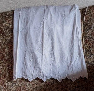 Batist Unterrock, handgestickt mit Punkten und Languetten, Länge 86cm - Bild 1 von 3