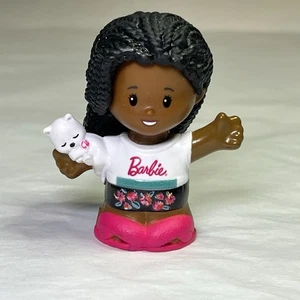 NEU Barbie Little People Fisher Price Figur Mädchen hält Katze Hund Puppe Schlafanzug - Bild 1 von 4