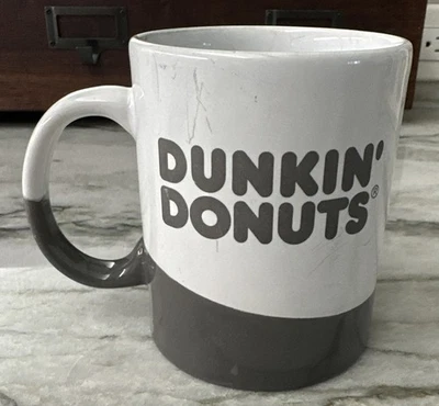 Dunkin' Donuts 2017 Light Gray White Wave 16 oz Coffee Cup Mug Ceramic - Image 1 of 4