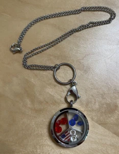 USA Patriotic RED/WHITE/BLUE, Round Floating Locket with Charm, Crystals & Chain - Picture 1 of 5
